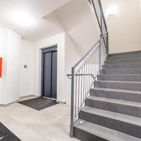 Brand New Studio Apartment # 42 In Brand New Building With Free Parking In The Center Praga Exterior foto