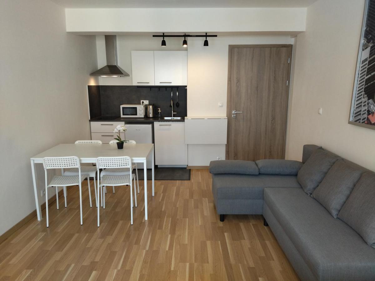 Brand New Studio Apartment # 42 In Brand New Building With Free Parking In The Center Praga Exterior foto